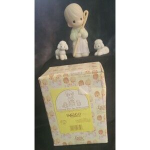 PRECIOUS MOMENTS NATIVITY 183962 SHEPHERD WITH 2 WHITE LAMBS MINT COND WITH BOX